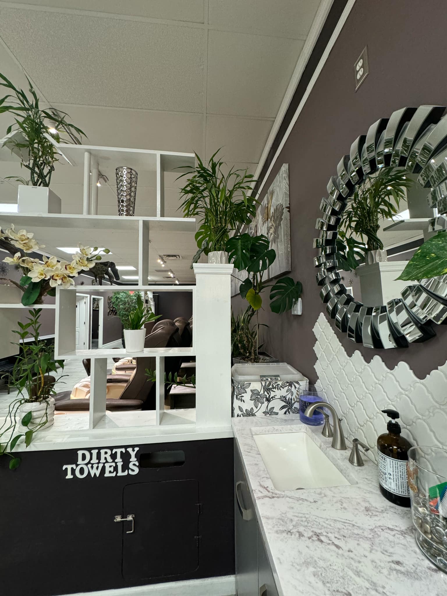 Luxury Nails & Tan Salon nail photo 3